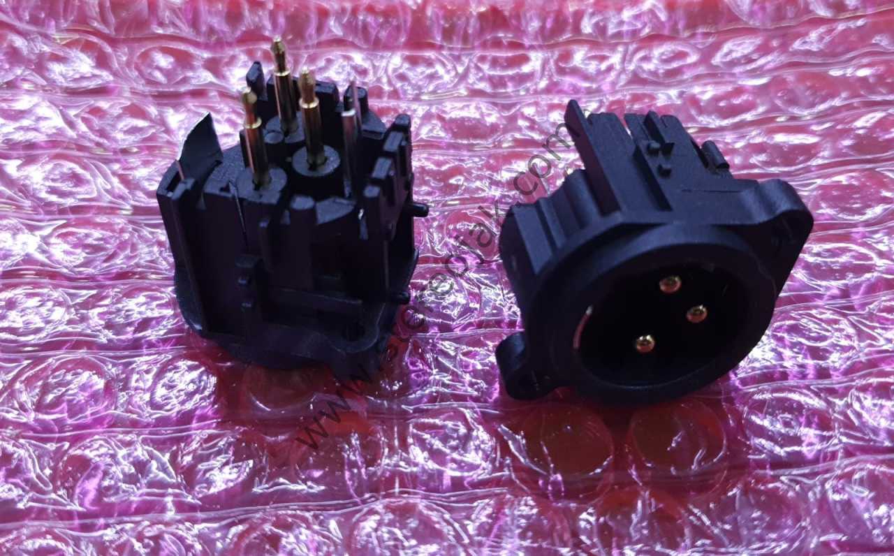 3 PİN XLR CANON  DİK PLASTİK YUVA