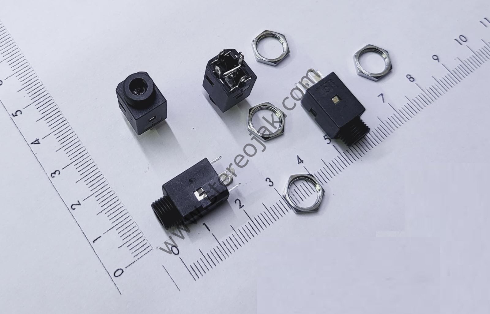 3.5mm Stereo Yuva , 180 Derece Dik , Sumonlu , Pcb İğne Ayak Şase