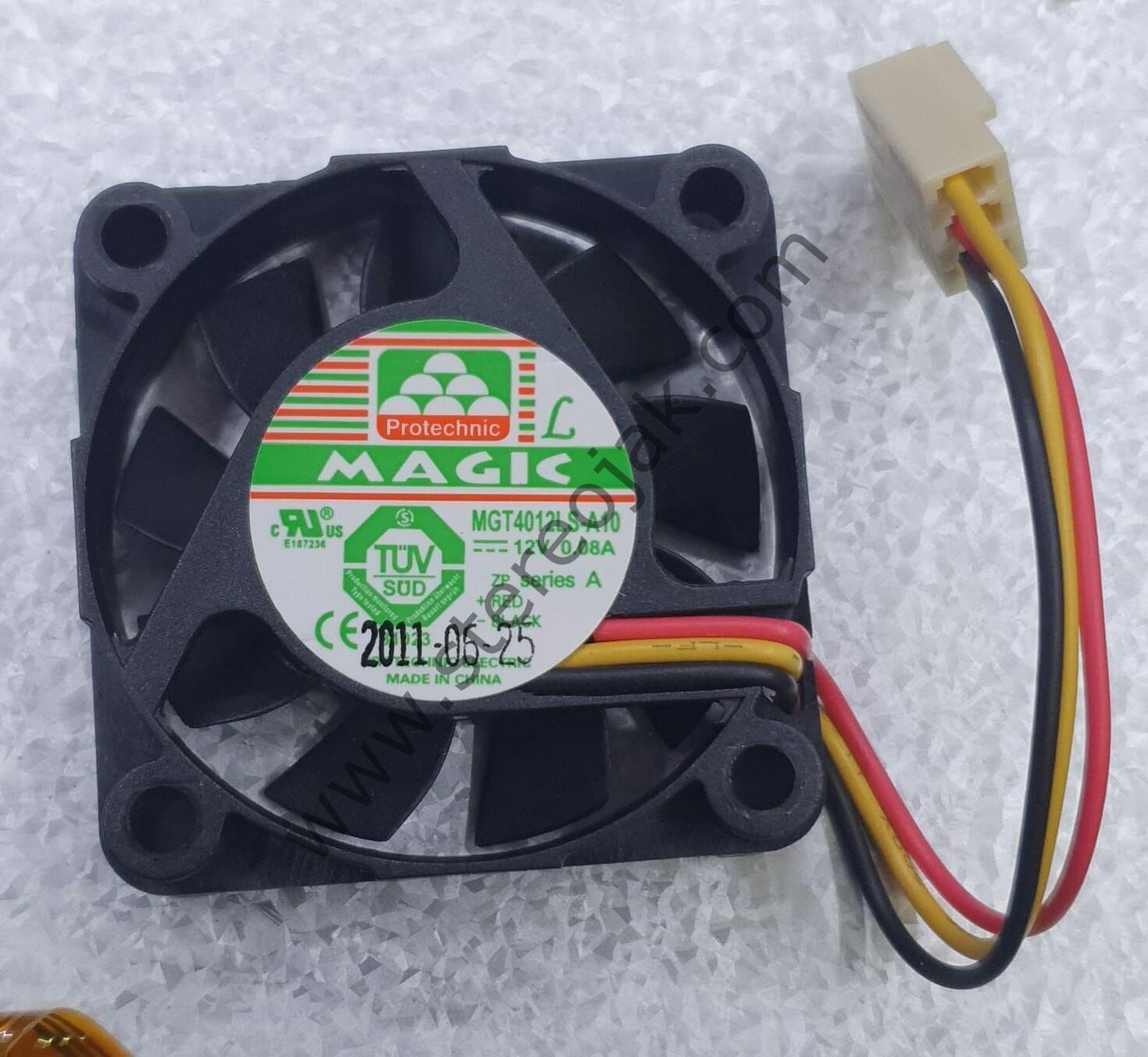 MAGIC   MGT4012LS-A10  12V  0.08A  FAN  4X4X1 CM  3 PİN   (MGT4012LR-O10)     4 CM   UZUN ÖMÜRLÜ FAN