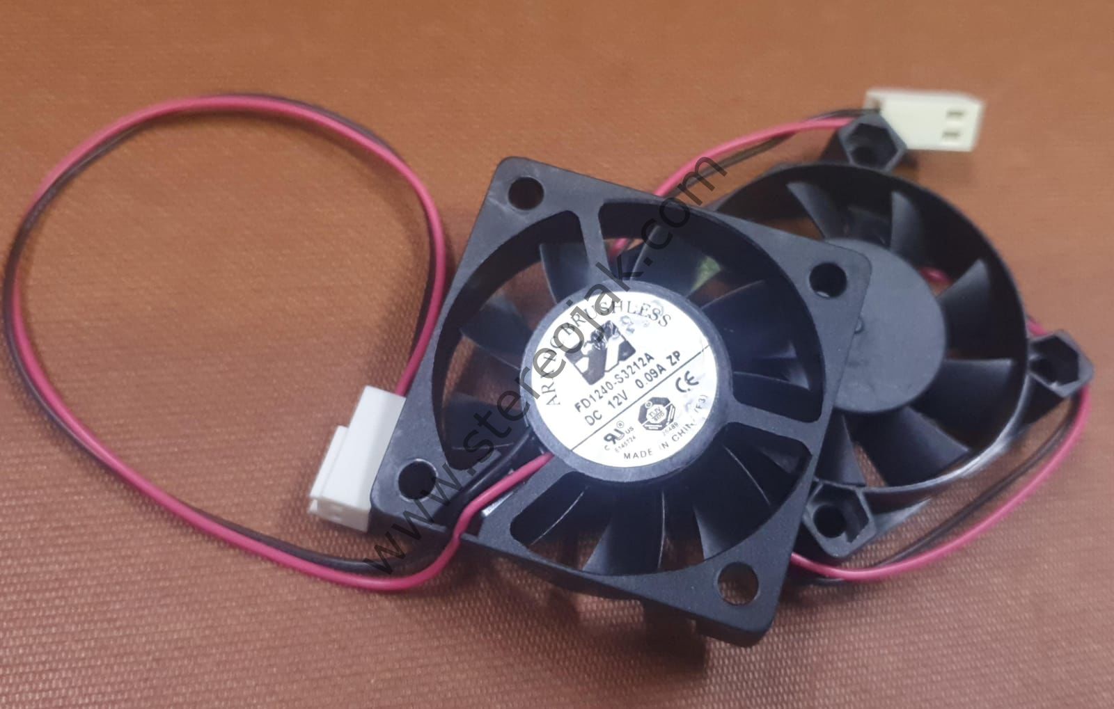 ARX DC BRUSHLESS  FD1240 S3212A    (FD1240-D1213A)   DC 12V 0.09A   4X4X1