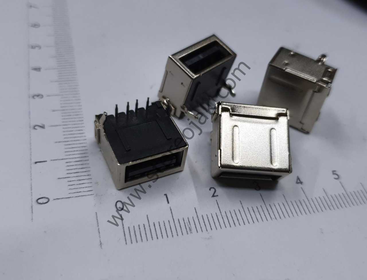 DAYANIKLI   UZUN ÖMÜRLÜ USB A  YUVA