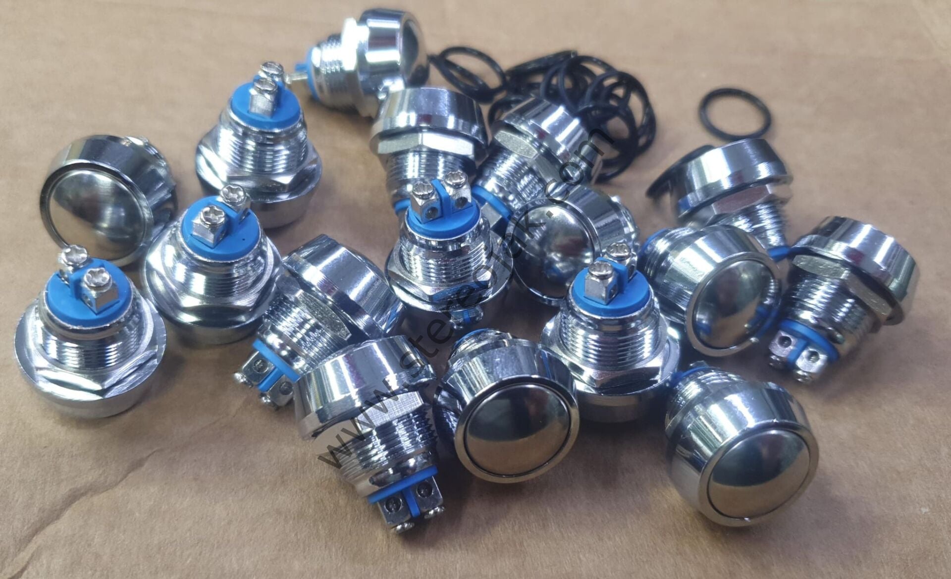 SU GEÇİRMEZ BUTON   12MM