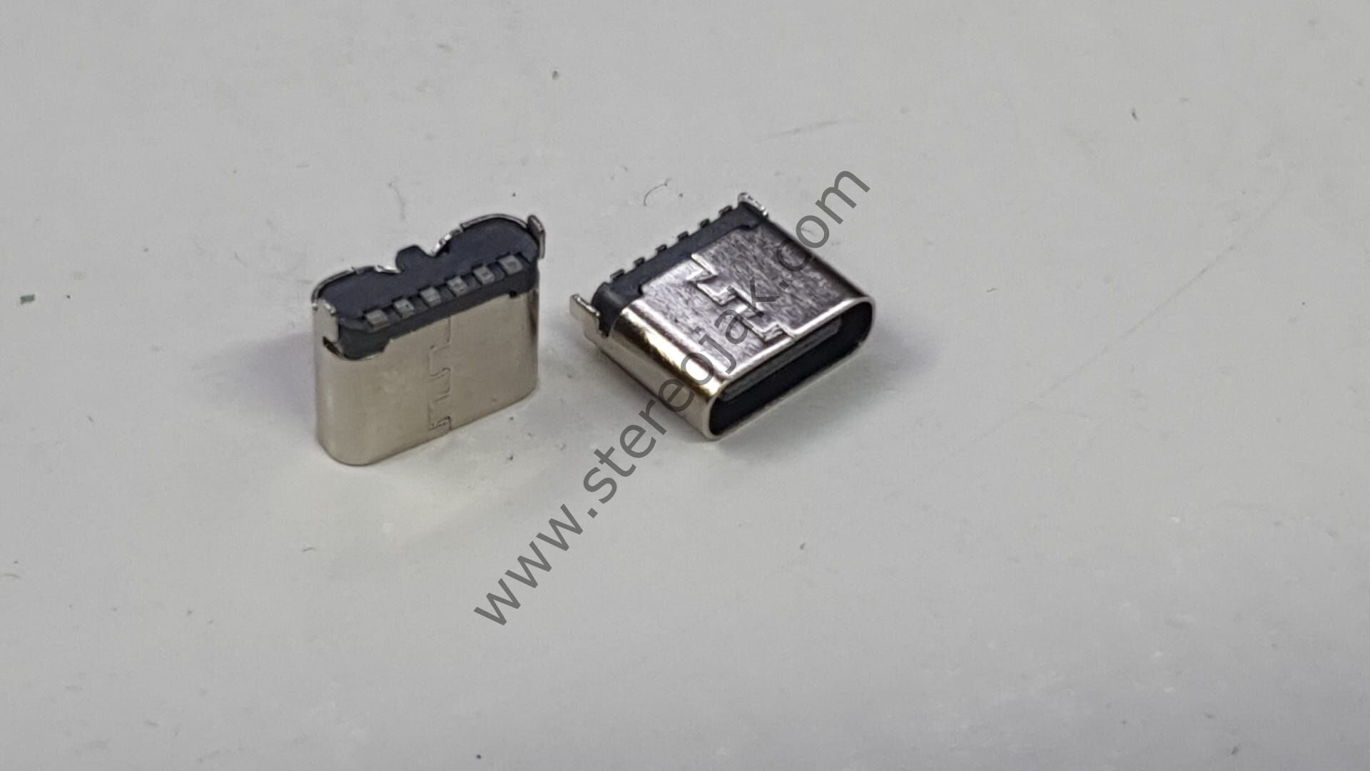 USB C MODEL-1  DİK  180 DERECE