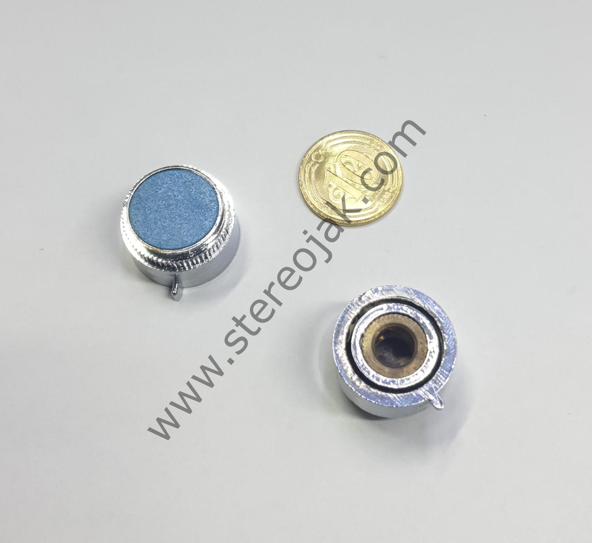 VİNTAGE  NOSTALJİK GÖRÜNÜM   VİDALI DÜĞME    DIŞ  ÇAP 18MM  ( NİKELAJ  KILIF )