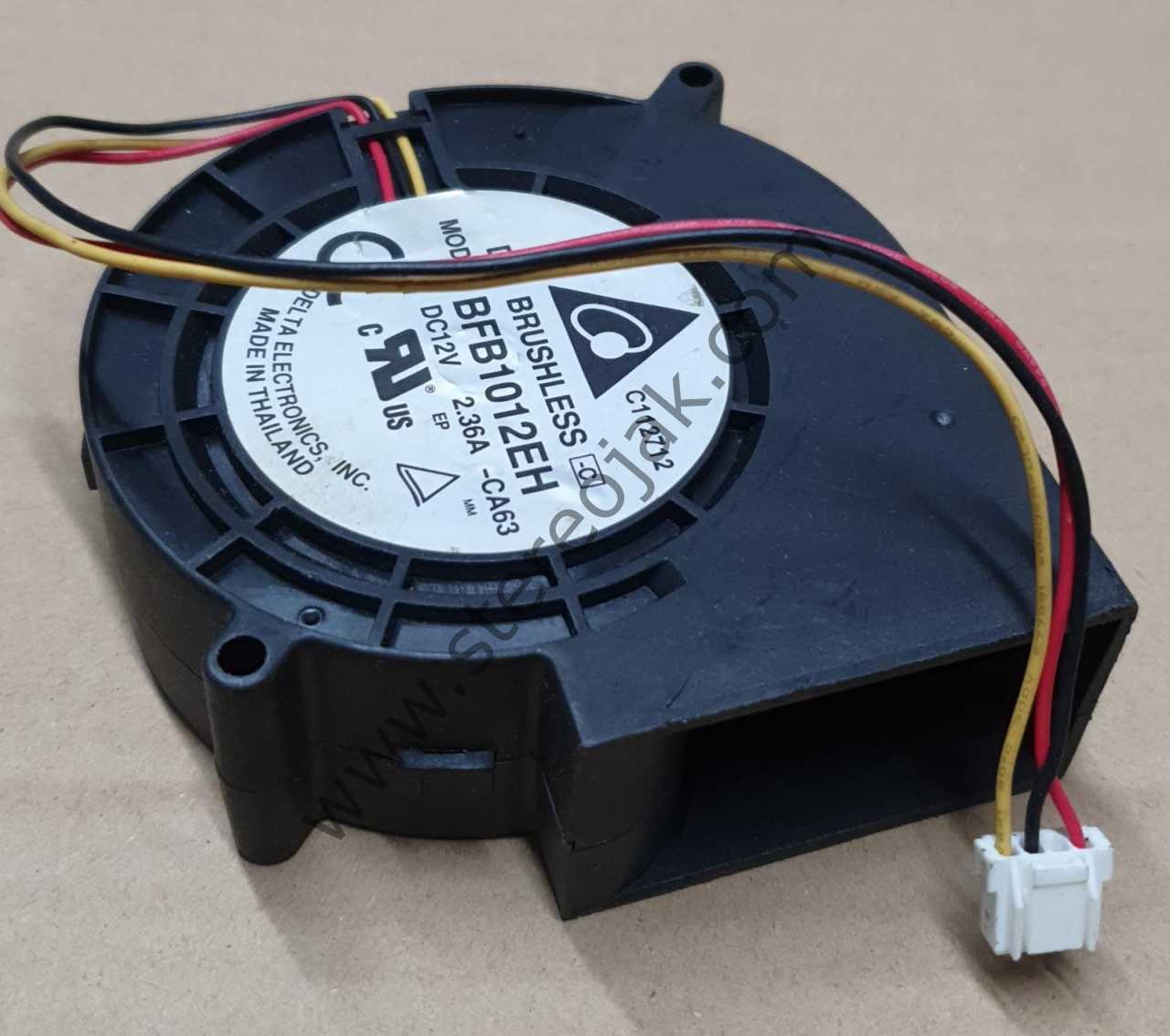 DELTA DC BRUSHLESS BFB1012EH  DC 12 VOLT  2.36AMP 3 KABLO FAN